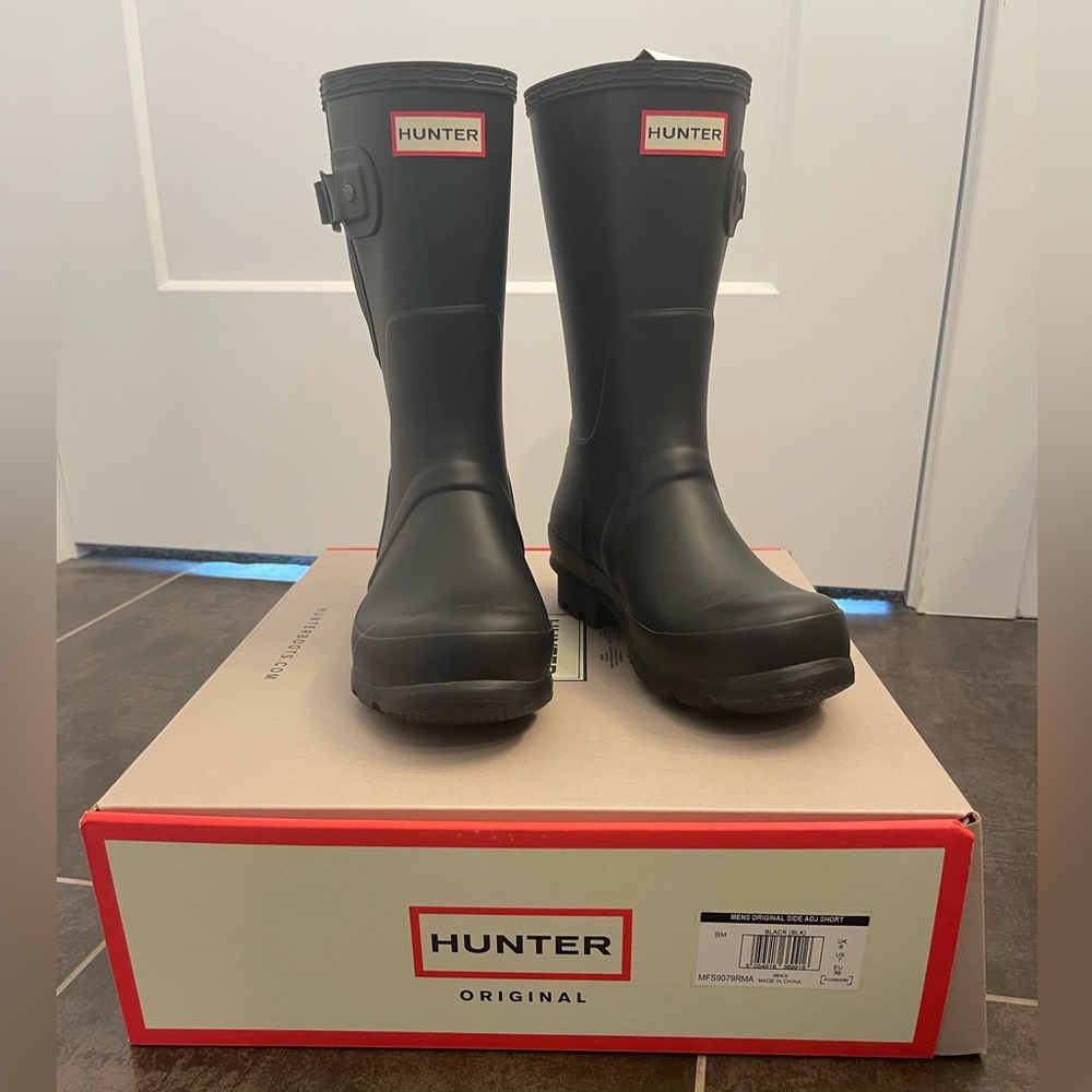 New in Box Hunter Men’s Original Short Adjustable Side Black Rain Boot Size 7